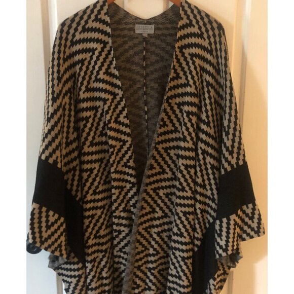 Women's Joseph A Aztec Zig Zag One Size Shawl Poncho Black & Beige - Picture 4 of 11
